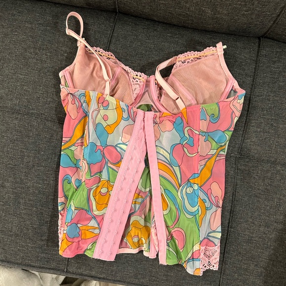 Corset - Picture 2 of 3